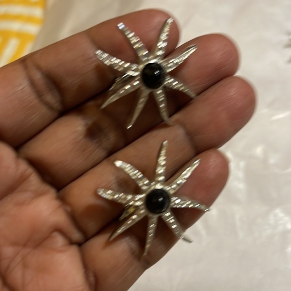 Brooch w/ Earrings - Picture 6 of 7